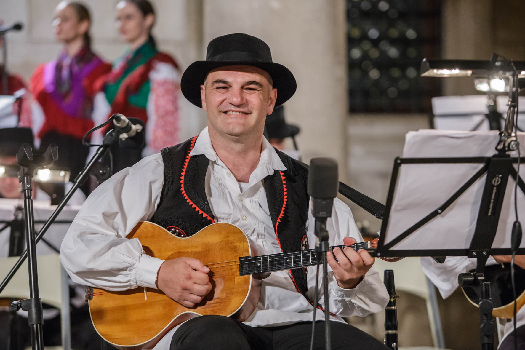 Voditelj mandolinskog A sastava, mješovite klape i mješovitog zbora​
