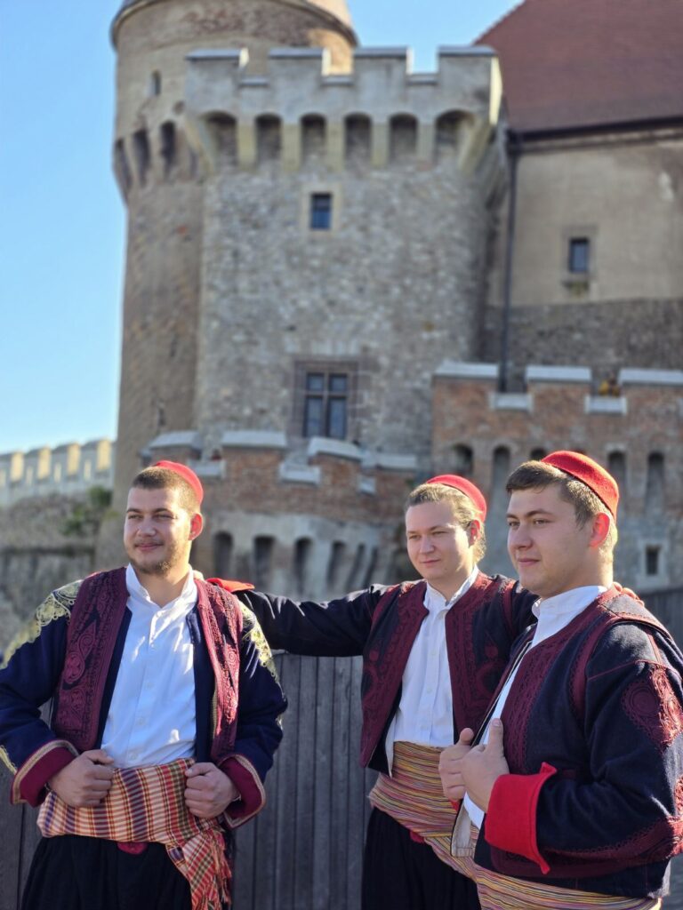 img 34be6c5a7ea8ad24a404a130f684b882 v