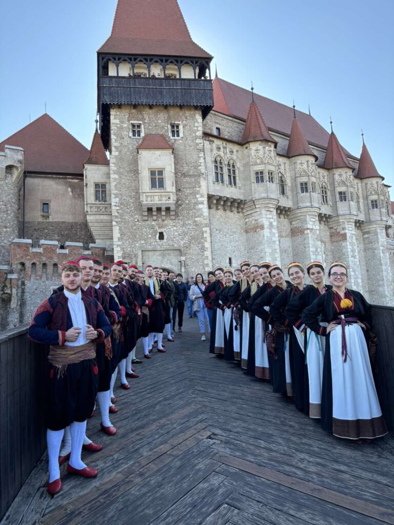 img 9be79688786e8a9d492ae55774ea8990 v