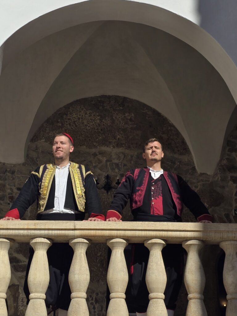 img e8ef13a402d93447681e4d3ff50cb42a v